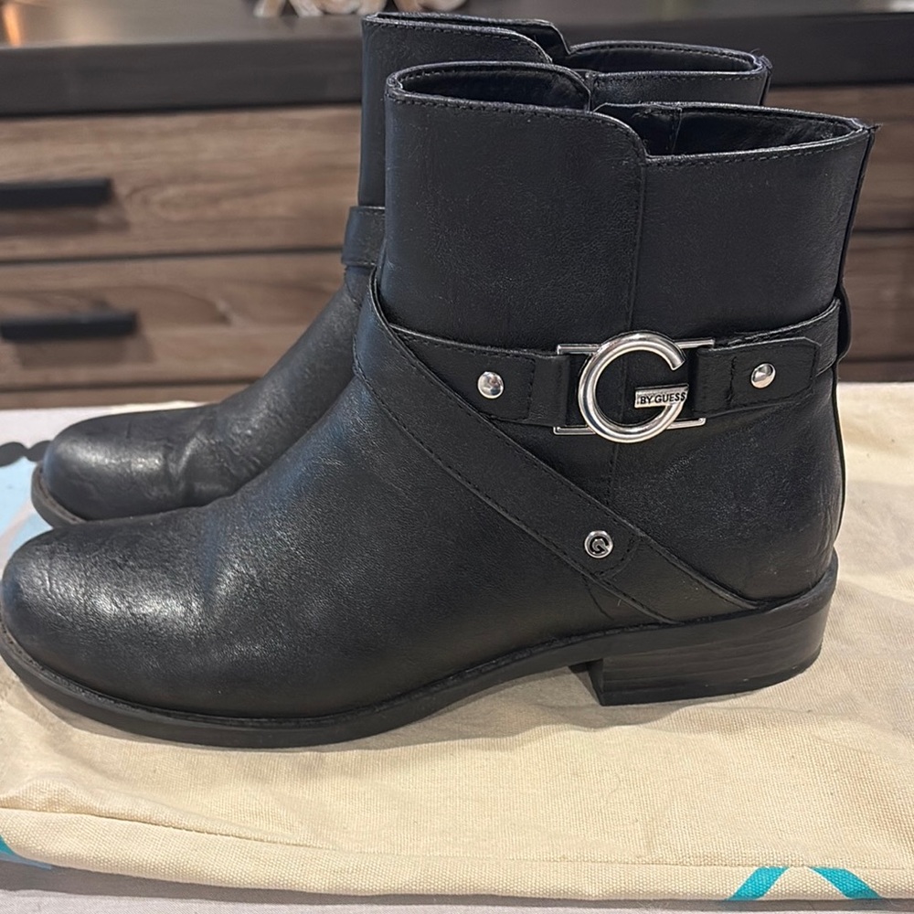 Guess black ankle boots. Like new condition